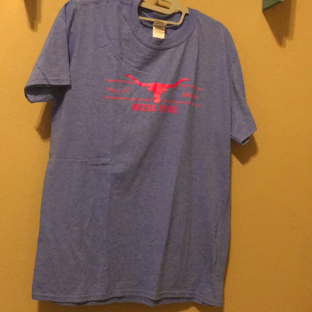 “MEEKER STORE” GILDAN TEE